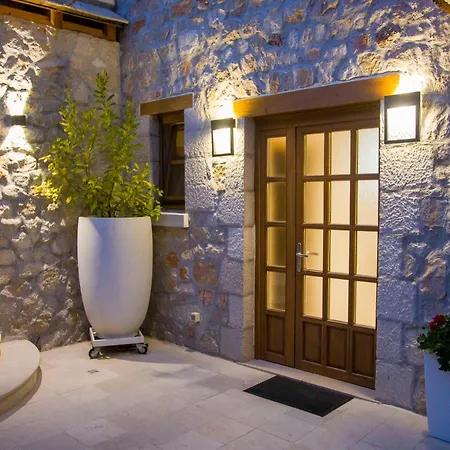 Stone House Stari